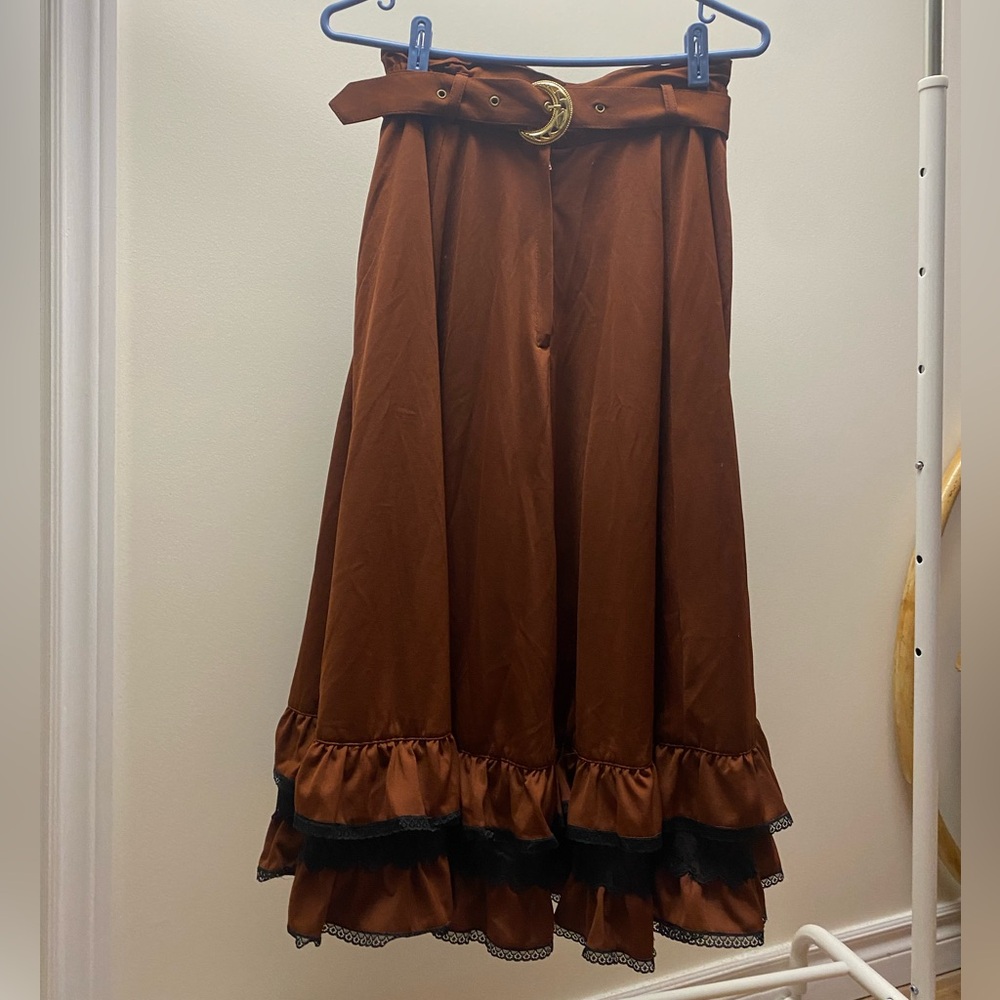 Vintage long skirt with moon belt design and lace details